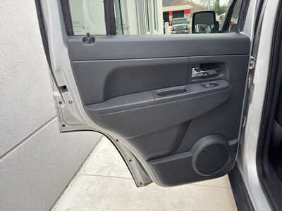 2012 Jeep Liberty, $4990. Photo 12