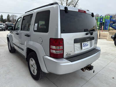 2012 Jeep Liberty, $4990. Photo 4