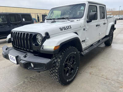 2022 Jeep Gladiator, $32990. Photo 2