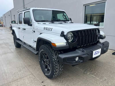 2022 Jeep Gladiator, $32990. Photo 1