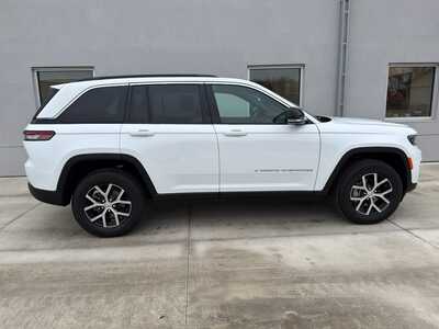2025 Jeep Grand Cherokee, $40950. Photo 7