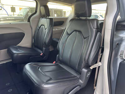 2023 Chrysler Pacifica, $23850. Photo 11