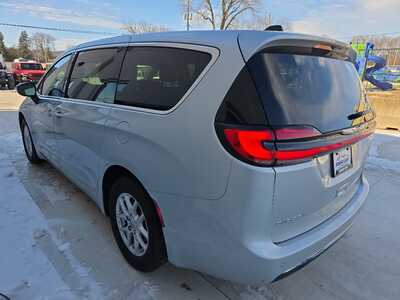 2023 Chrysler Pacifica, $25850. Photo 4
