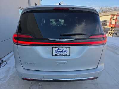 2023 Chrysler Pacifica, $25850. Photo 5