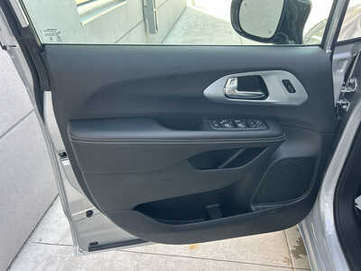 2026 Chrysler Pacifica, $51855. Photo 11