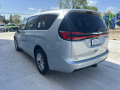 2026 Chrysler Pacifica, $51855. Photo 4