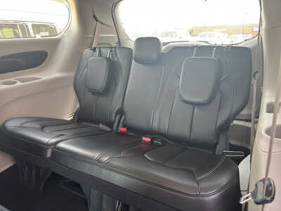 2024 Chrysler Pacifica, $30950. Photo 12