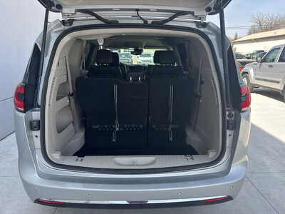 2024 Chrysler Pacifica, $30950. Photo 6