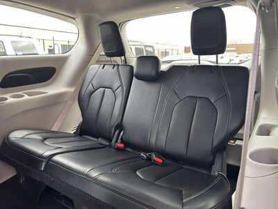 2024 Chrysler Pacifica, $26950. Photo 12