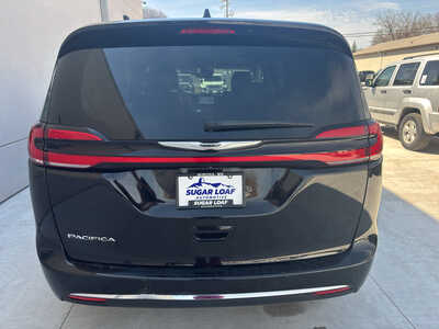 2024 Chrysler Pacifica, $26950. Photo 5