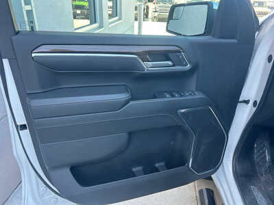 2024 Chevrolet 1500 Crew Cab, $41990. Photo 12