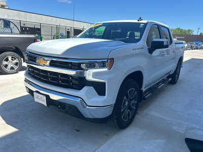 2024 Chevrolet 1500 Crew Cab, $41990. Photo 3