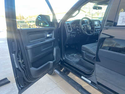 2019 RAM 3500 Crew Cab, $32990. Photo 9