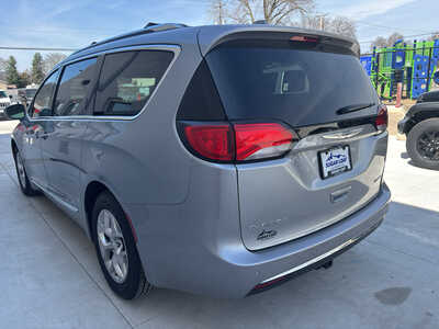 2019 Chrysler Pacifica, $17990. Photo 4