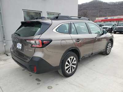 2022 Subaru Outback, $22990. Photo 4