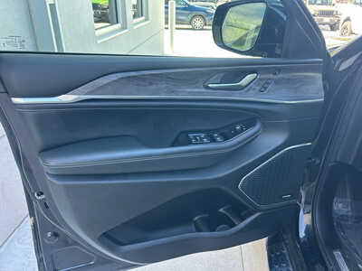 2024 Jeep Grand Cherokee, $47450. Photo 12