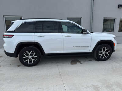 2024 Jeep Grand Cherokee, $39450. Photo 7