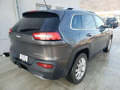 2015 Jeep Cherokee, $12990. Photo 5