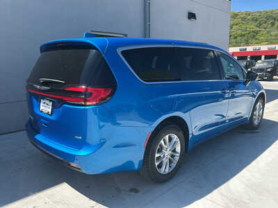 2026 Chrysler Pacifica, $43505. Photo 7