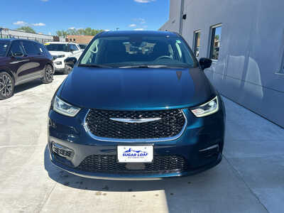 2024 Chrysler Pacifica, $39750. Photo 2