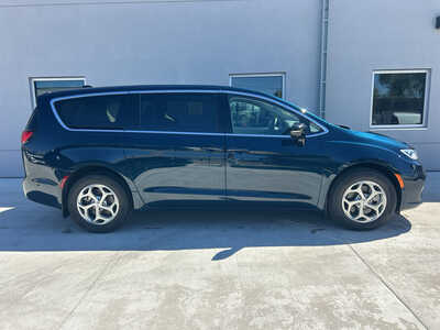 2024 Chrysler Pacifica, $39750. Photo 8