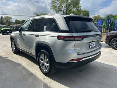 2023 Jeep Grand Cherokee, $32990. Photo 4