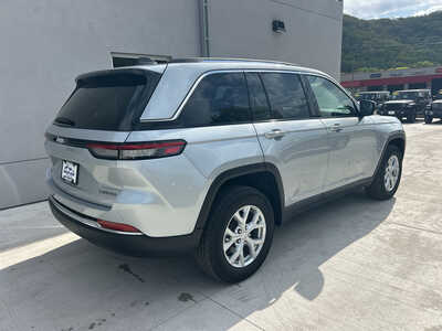 2023 Jeep Grand Cherokee, $32990. Photo 7