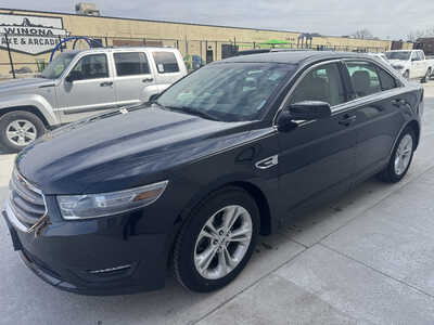 2014 Ford Taurus, $12990. Photo 2