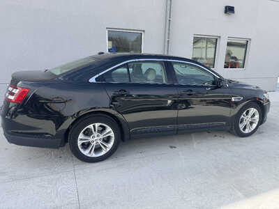 2014 Ford Taurus, $12990. Photo 3
