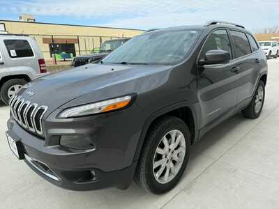 2014 Jeep Cherokee, $10990. Photo 2