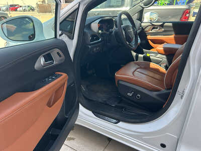 2024 Chrysler Pacifica, $42990. Photo 12