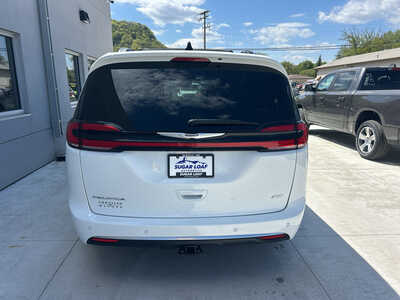 2024 Chrysler Pacifica, $42990. Photo 5