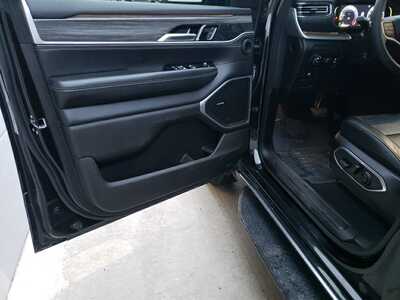 2024 Jeep Wagoneer, $48990. Photo 10