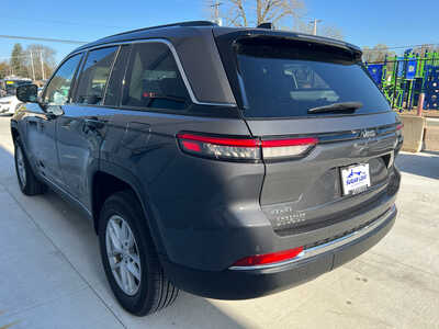 2023 Jeep Grand Cherokee, $30990. Photo 4