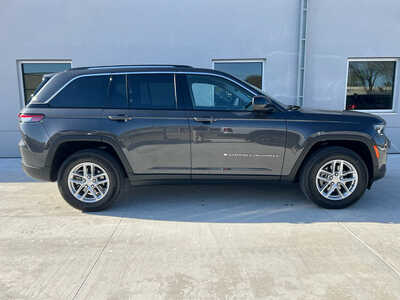 2023 Jeep Grand Cherokee, $30990. Photo 8