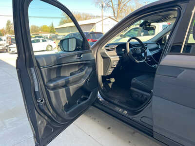 2023 Jeep Grand Cherokee, $30990. Photo 9