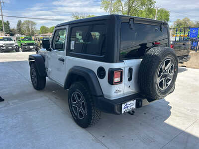 2020 Jeep Wrangler, $19990. Photo 4