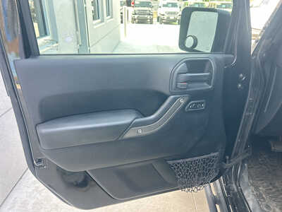 2016 Jeep Wrangler Unlimited, $18990. Photo 11