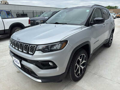 2025 Jeep Compass, $23950. Photo 3
