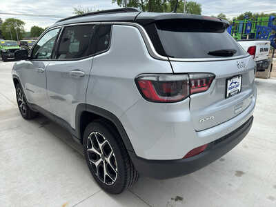 2025 Jeep Compass, $23950. Photo 4