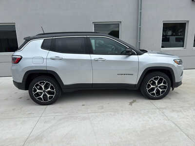 2025 Jeep Compass, $23950. Photo 7