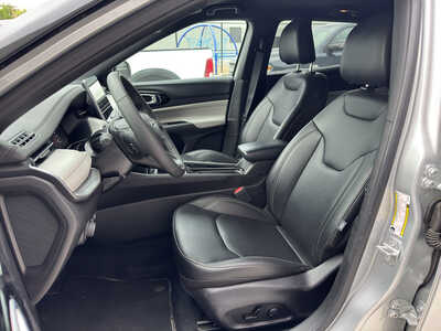 2025 Jeep Compass, $23950. Photo 9