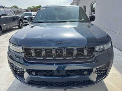 2026 Jeep Grand Cherokee, $48630. Photo 2