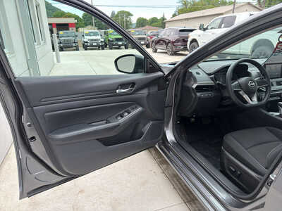 2025 Nissan Altima, $19950. Photo 8