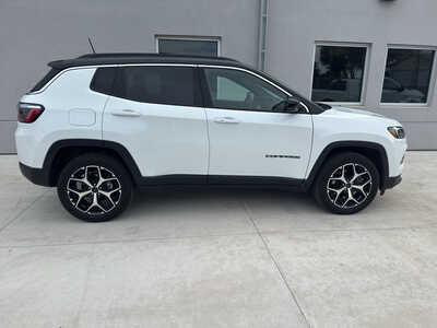 2025 Jeep Compass, $23950. Photo 7