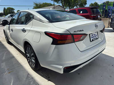2025 Nissan Altima, $19950. Photo 4