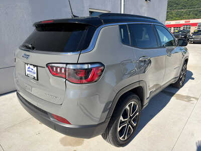 2024 Jeep Compass, $22990. Photo 6