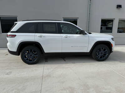 2026 Jeep Grand Cherokee, $47130. Photo 7