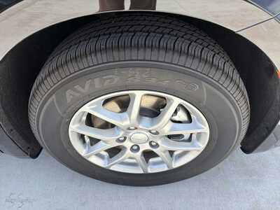 2027 Chrysler Pacifica, $43540. Photo 9