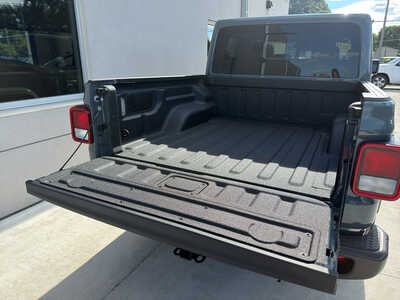 2026 Jeep Gladiator, $44885. Photo 11
